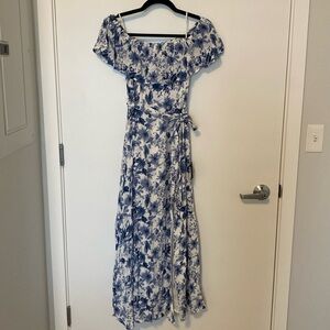 NWT Lulus white and blue floral maxi dress size XS